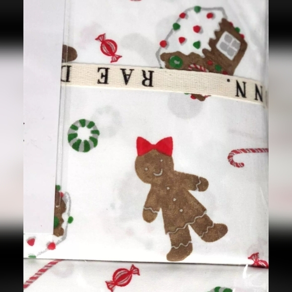 4 Piece Rae Dunn Gingerbread Christmas Queen Bed Sheet & Pillowcase Set New - Picture 4 of 5